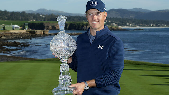 Spieth in Pebble Beach souverän