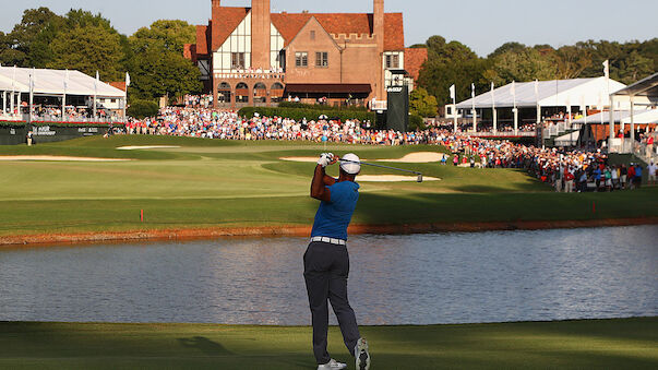 Woods vor Triumph bei der Tour Championship