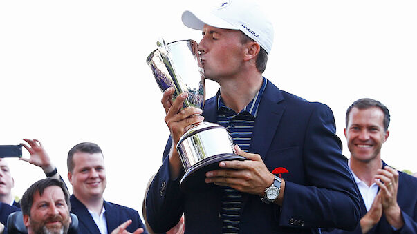 Spieth feiert Start-Ziel-Sieg im Nachsitzen