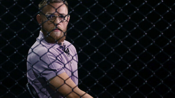 Conor McGregor geht auf Ringrichter los