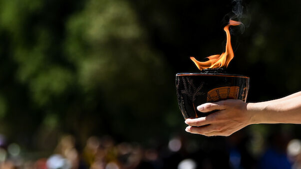 Olympische Flamme für Sommerspiele in Paris entfacht