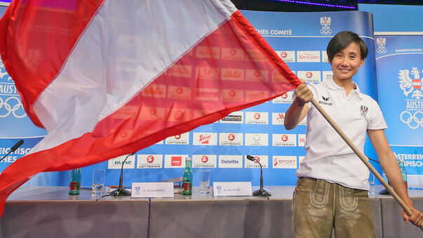 Liu Jia trägt Fahne bei Olympia-Eröffnung