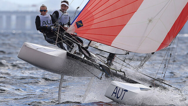 Nacra17-Duo Zajac/Frank holt auf