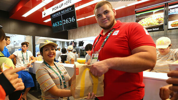 Olympioniken belagern McDonalds in Rio