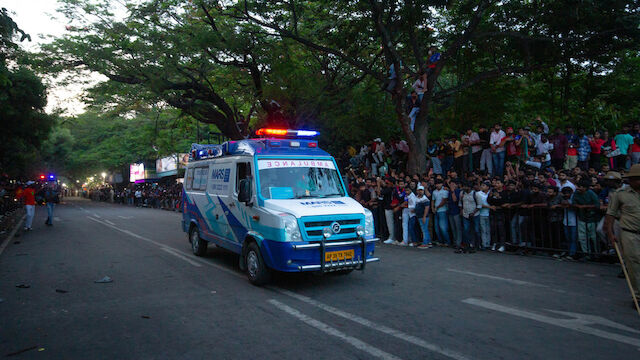 Massenpanik: Mehrere Tote nahe Stadion in Indien