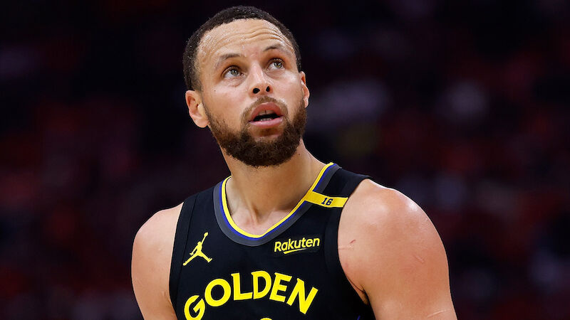 2. Stephen Curry (USA) - Basketball
