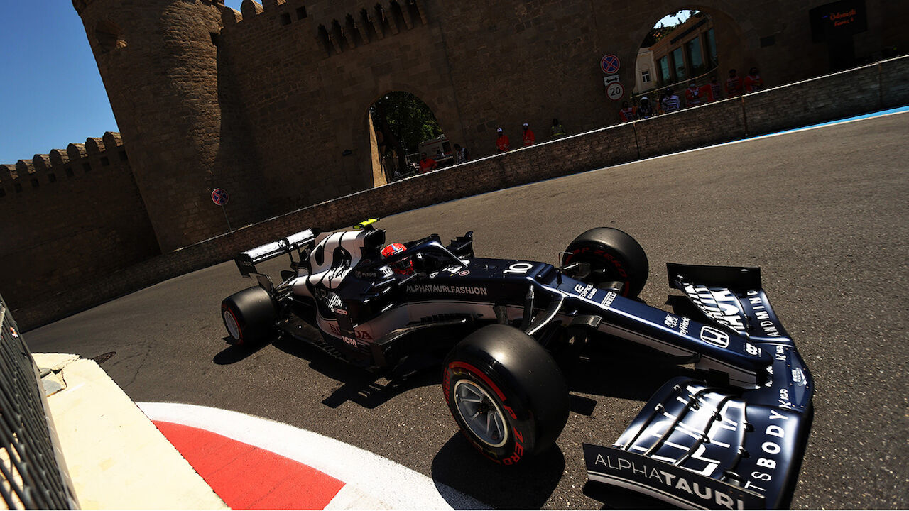 Formel 1 Baku Tv / Second Practice Session of Formula 1 in Baku to begin soon ... : An diesem wochenende hofft mercedes in der formel 1 mit ferrari gleichziehen zu können, während kimi raikkönen einen rekord von michael schumacher einstellen will.