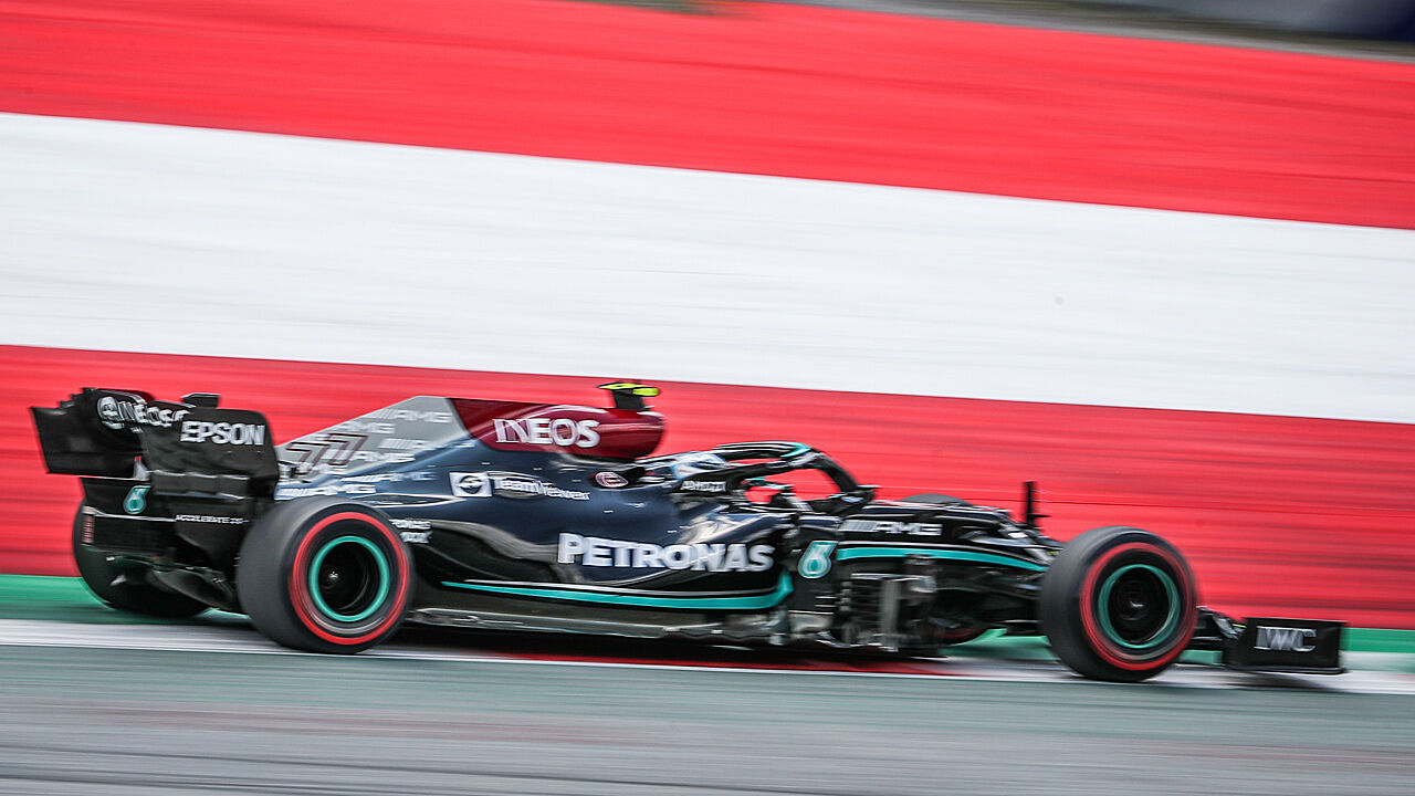 Strafe Fur Dreher Bottas In Spielberg Drei Platze Zuruckversetzt Motorsport Formel 1