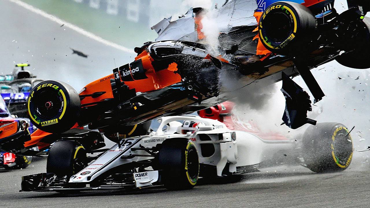 Horror Crash In Spa Leclerc Dankbar Fur Kopfschutz Halo Laola1 At