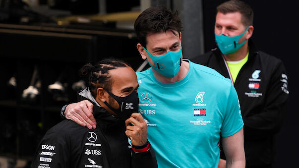 Lewis Hamilton geht von Mercedes-Verbleib aus