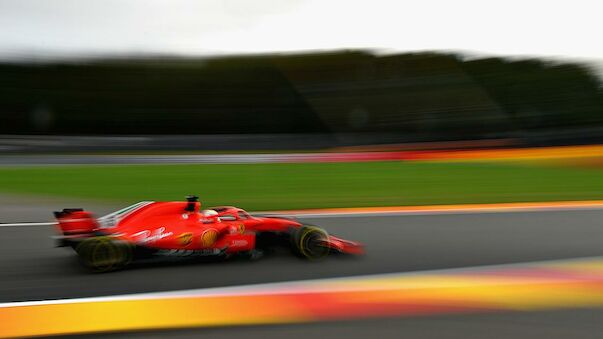 Vettel landet im Monza-Training im Reifenstapel