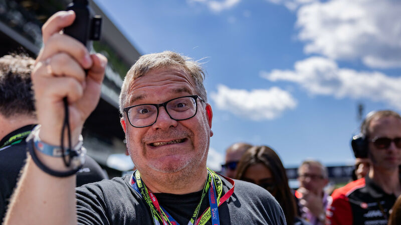 Moderator Elton