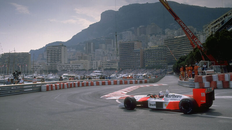 1988 - Senna wift überlegene Führung weg