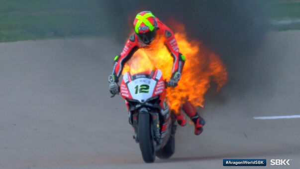 Superbike-Ducati geht in Flammen auf