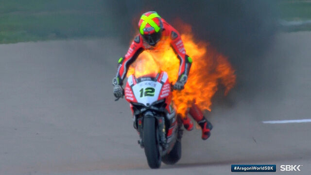 Feuer-Drama in Superbike-WM