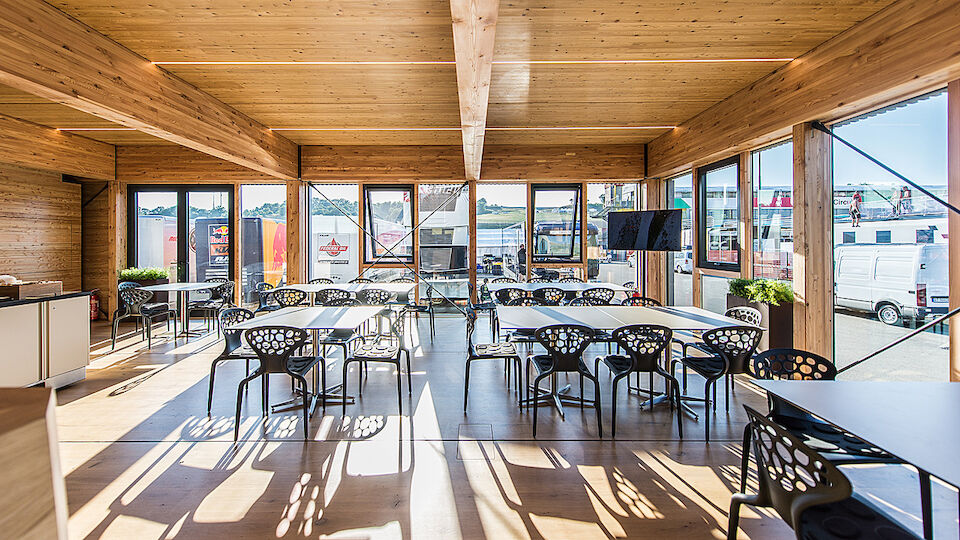MotoGP: Neues Motorhome von Red Bull und KTM