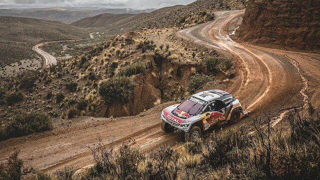 Peugeot-Trio bei Dakar voran