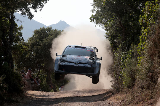 Nächster Sieg! Ogier gewinnt in Sardinien