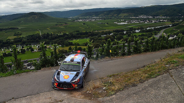 Thierry Neuville bei Deutschland-Rallye im Pech