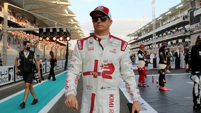 Kimi Räikkönen feiert seine Rückkehr ins Cockpit