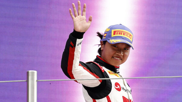 F1 Academy: Premierensieg! Chambers triumphiert in Barcelona