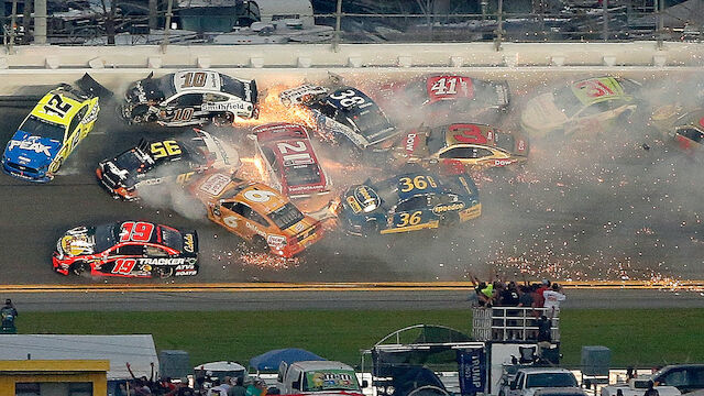 Mega-Crash beim Daytona 500