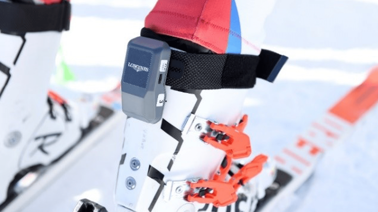 Die LLAD wird am Schuh der Skifahrer befestigt.