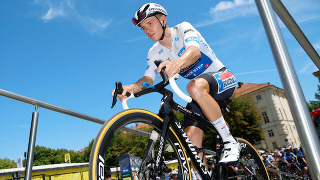 Evenepoel gewinnt erstes Zeitfahren, Pogacar weiter in Gelb