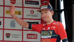 Hermann Pernsteiner bei 17. Giro-Etappe am Podest
