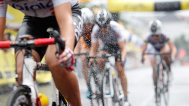 Zahlreiche Stürze bei Regen auf zweiter Vuelta-Etappe