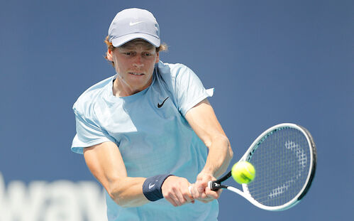 Jannik Sinner Nach Sieg In Generationen Duell Im Miami Finale Sport Mix Tennis