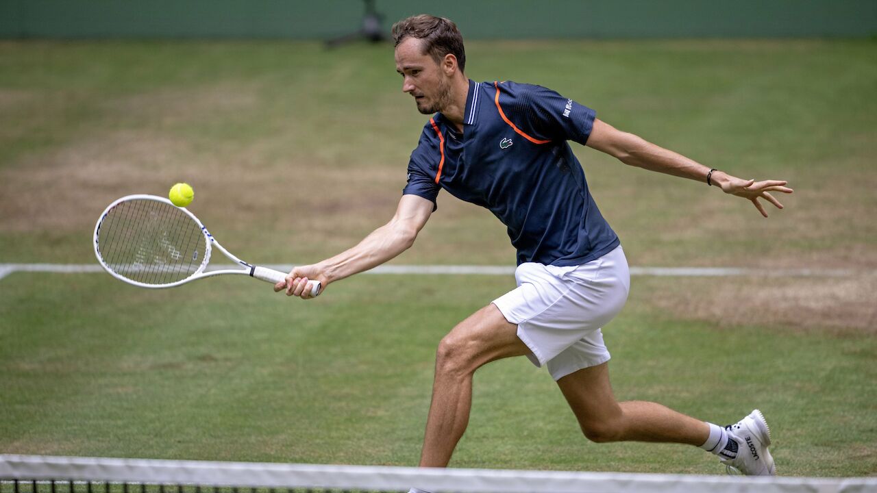 ATP Halle Medvedev-Aus im Viertelfinale, Zverev souverän weiter