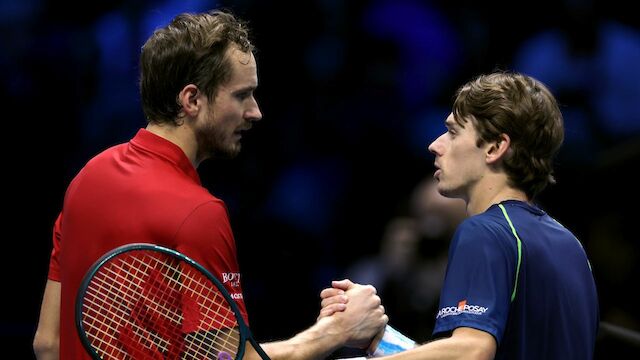 ATP Finals: Medvedev hält Halbfinalchance mit Sieg aufrecht