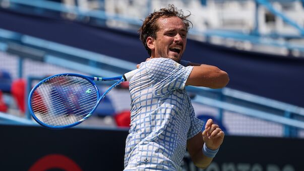 Kopf in Kühltruhe! Bizarrer Auftritt von Tennis-Star