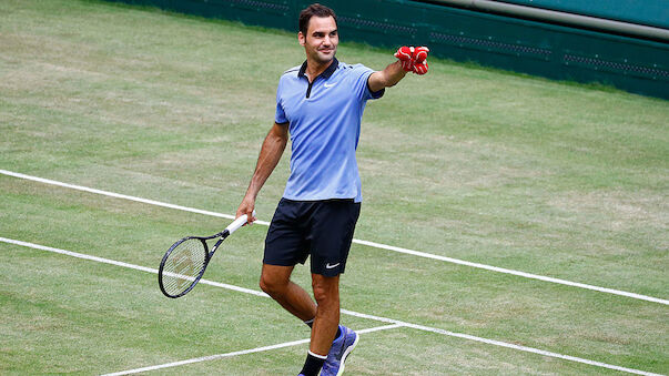 Federer besiegt Zverev in Halle