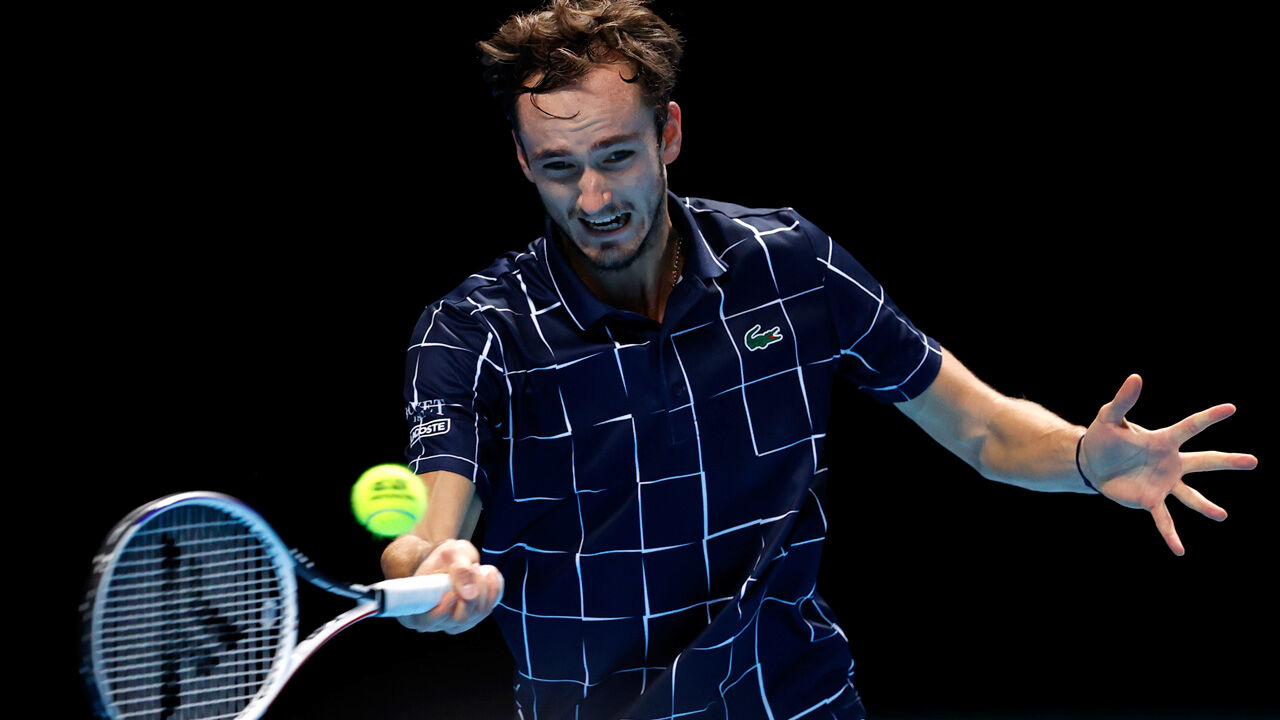 Atp Finals Daniil Medvedev Startet Mit Auftaktsieg Gegen Zverev Sport Mix Tennis