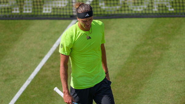 Werbebande fällt bei Zverev-Match auf Zuschauerin
