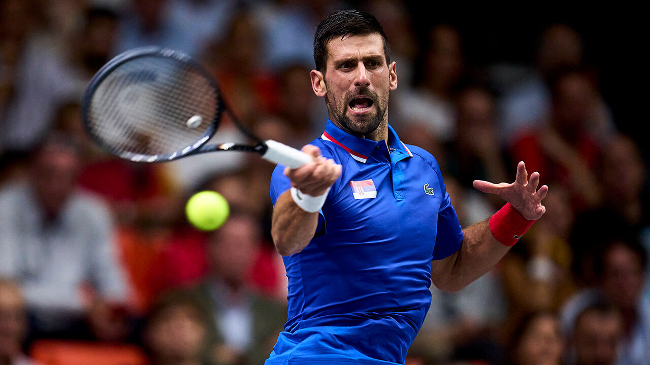 Djokovic leads Serbia to the quarter-finals