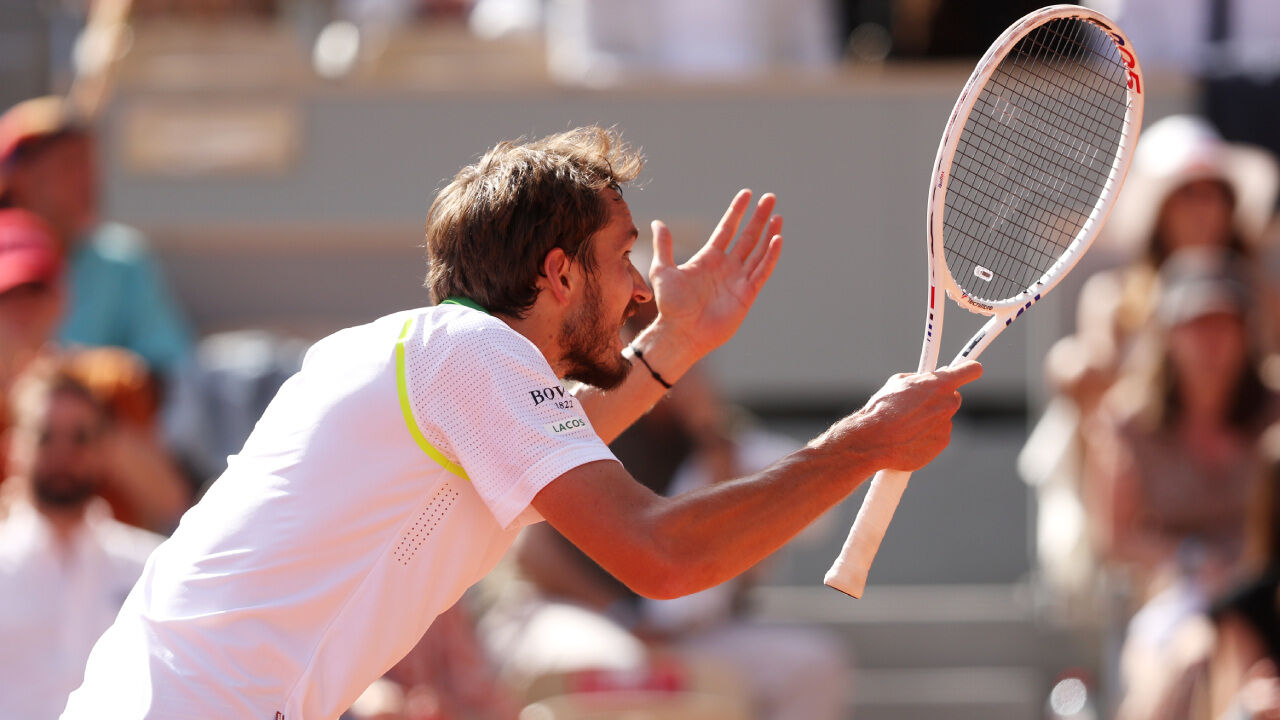 Sensation! Qualifikant kegelt Medvedev aus Roland-Garros