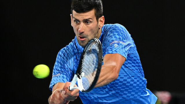 Djokovic trotzt Gegner und eigenem Körper