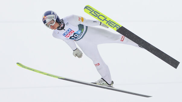 ÖSV-Kombinierer nach Springen in Lauerstellung