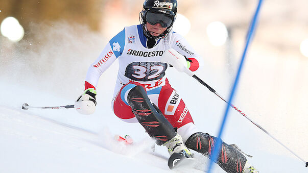 Lara Gut schnallt in Sestriere die Slalom-Skier an