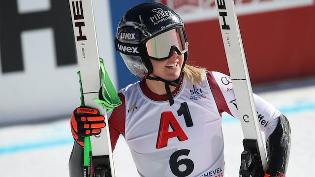 Cornelia Hütter fährt im Super-G der Frauen zu BRONZE!