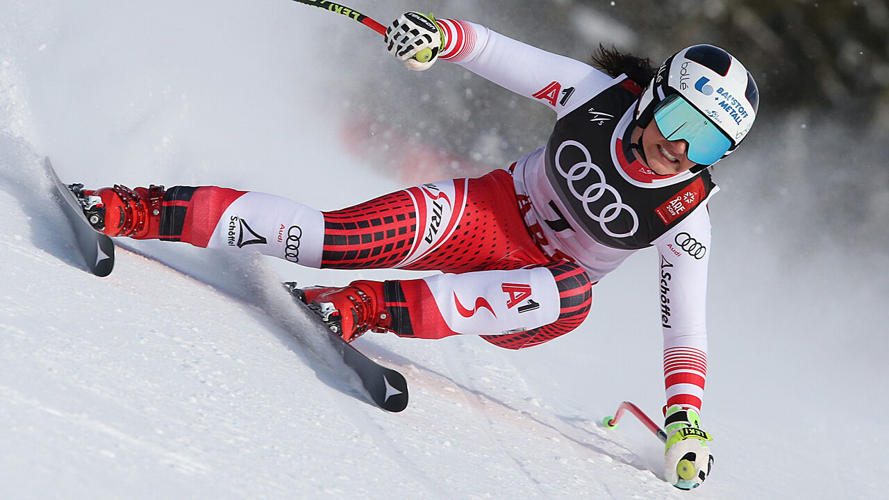Steffi Venier Scrapes Medal In World Cup Downhill