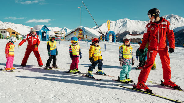 Spaß im Schnee! Wo Familien im Skiurlaub verwöhnt werden