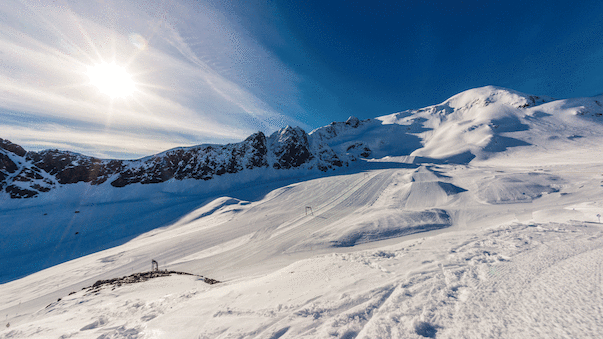 Ski-Action hoch oben: Auf geht's in die Gletscherskigebiete