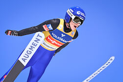 Skisprung-Gesamtweltcupsiegerin muss weiter pausieren