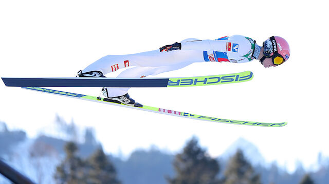 Jan Hörl fliegt am Garmisch-Podest vorbei