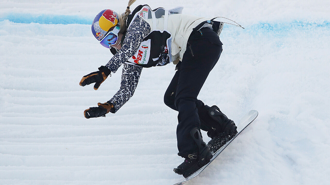 Anna Gasser gewinnt Big-Air-Weltcupauftakt in Mailand