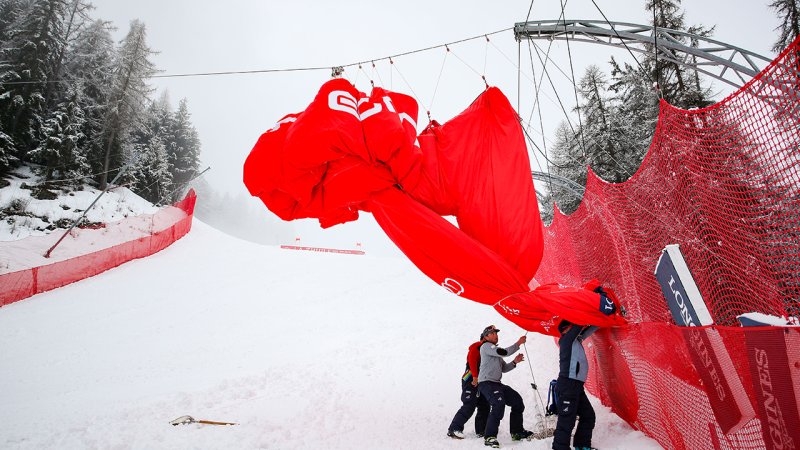 Zu starke Schneefälle: Erstes Abfahrtstraining abgesagt